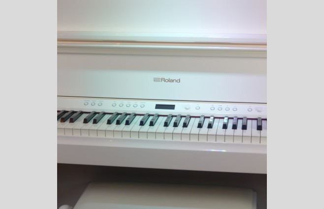As New Used Roland LX708 Polished White Digital Piano Complete Package (SN:Z6J0181) - Image 10